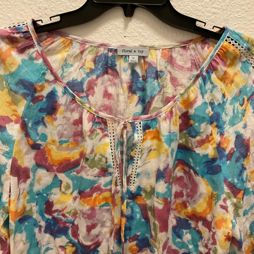 Floral & Ivy long sleeve medium blouse. A